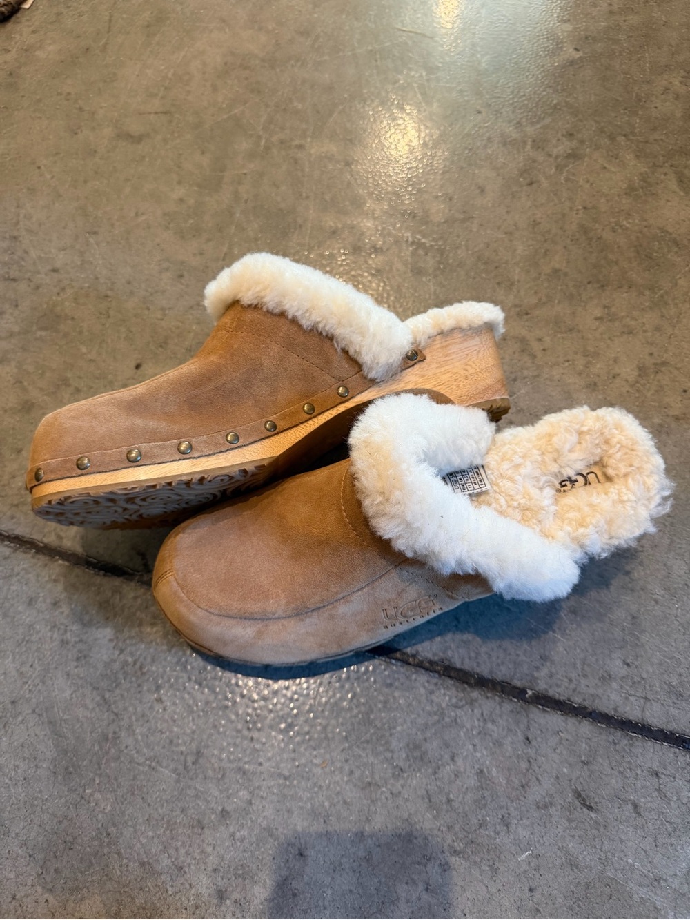 Ugg clogs